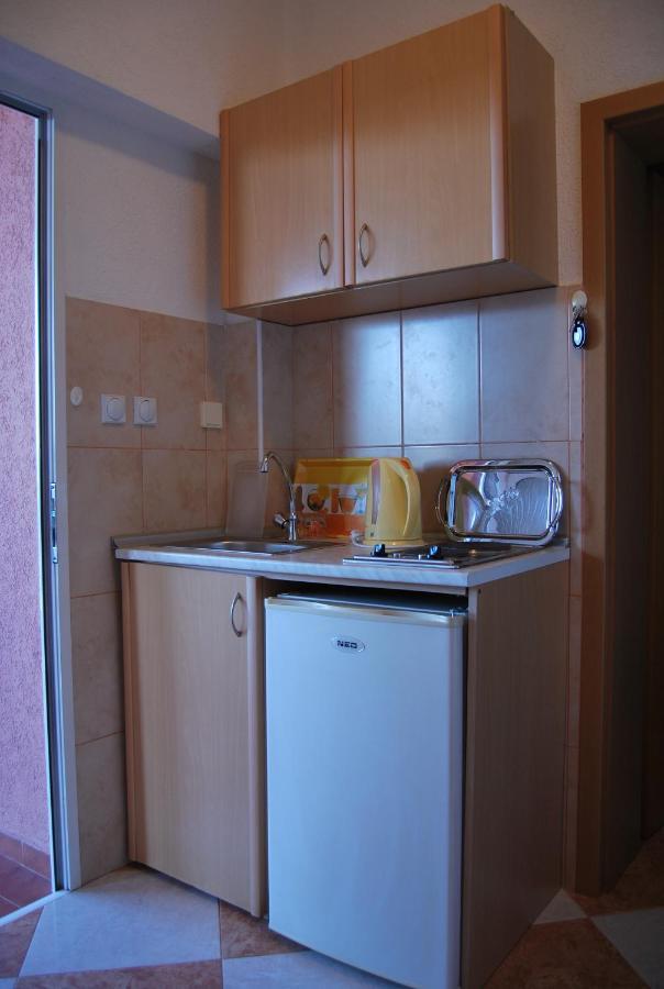 Omega Apartments Улцинь Экстерьер фото