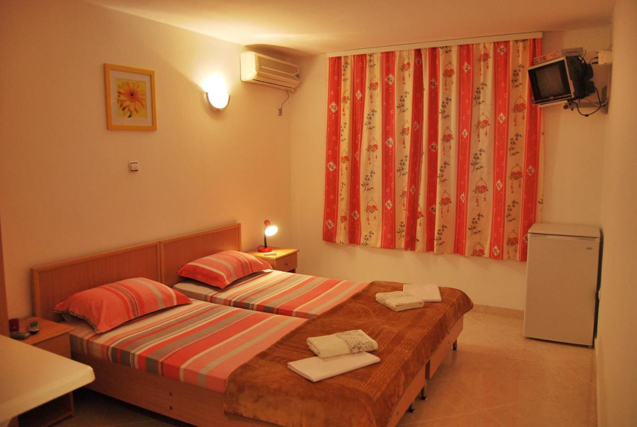 Omega Apartments Улцинь Экстерьер фото